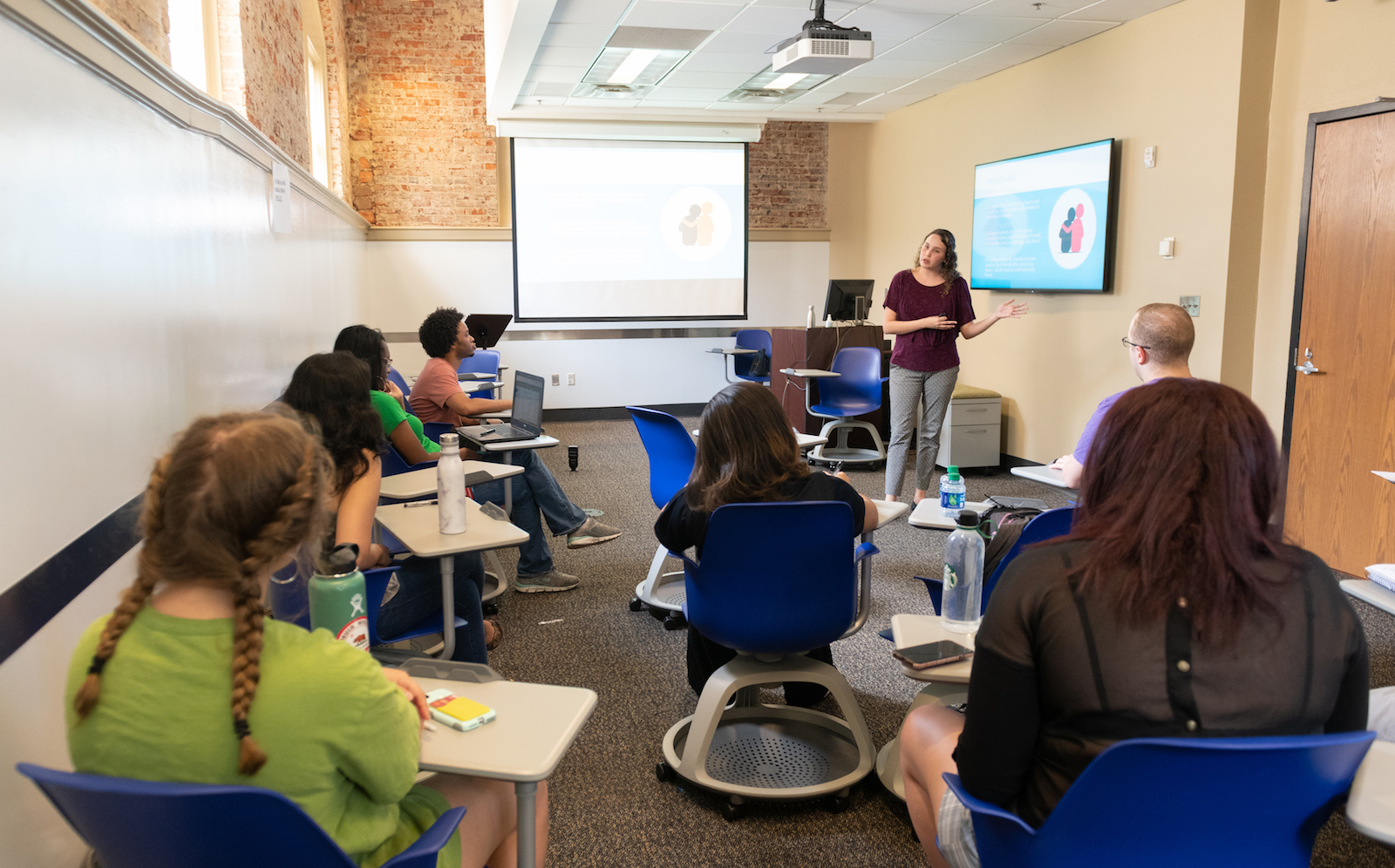 Irene Daboin with students in Psychology and the Pursuit of Happiness