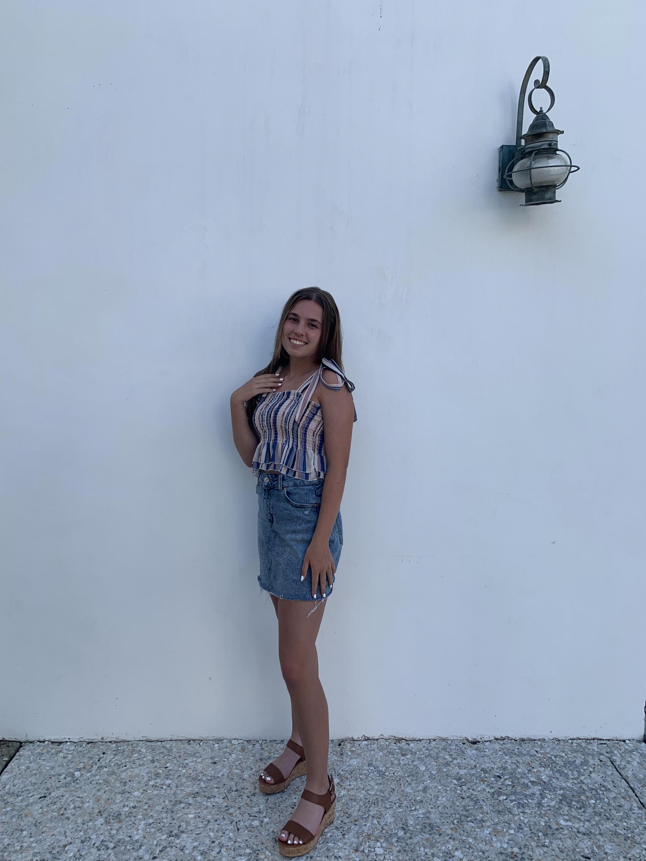 Annabelle Thomas is a second-year neuroscience major from Flowery Branch, Georgia. 