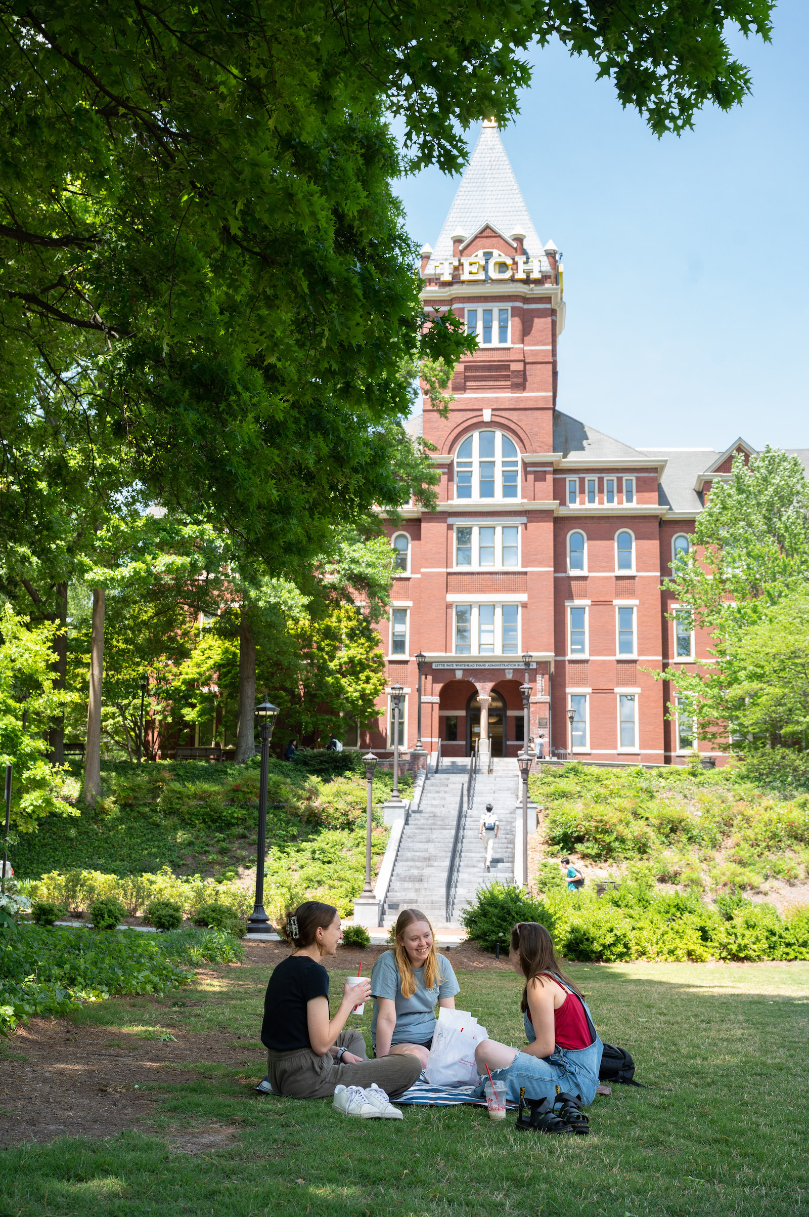 Students on Tech Lawn 