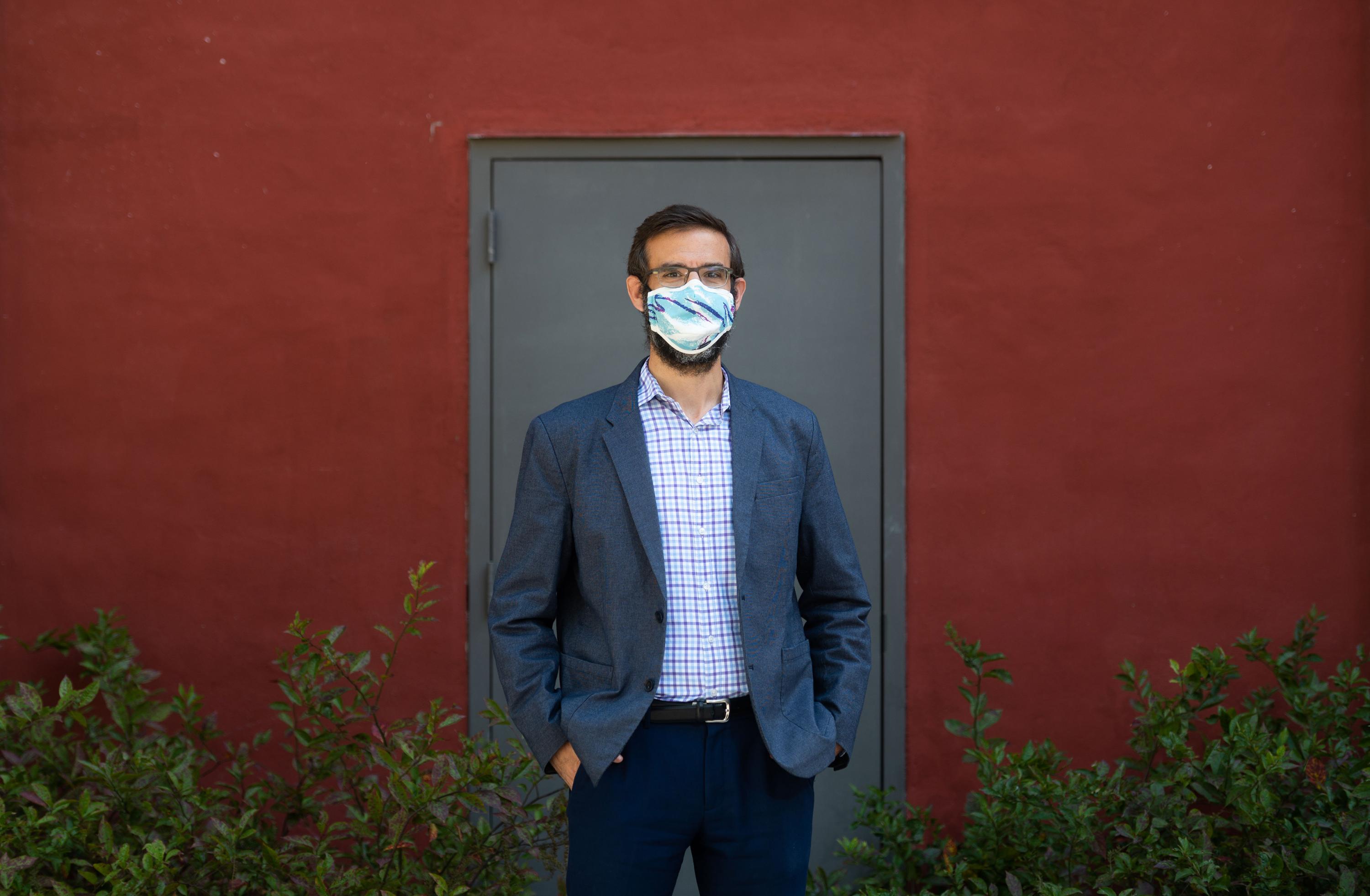 Professor Joshua Weitz