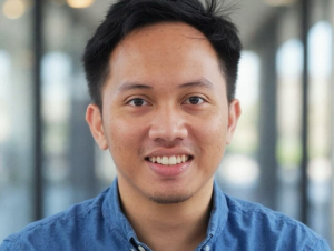 Afi_headshot.jpg