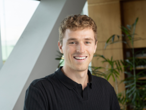 Josiah Kratz works at the intersection of physics and AI/ML.